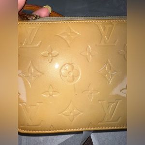 Authentic Louis Vuitton Pouchette